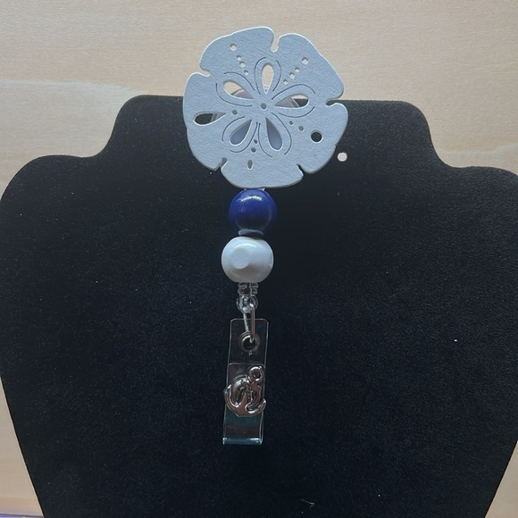 Sand Dollar Badge Reel - Picture 3 of 5